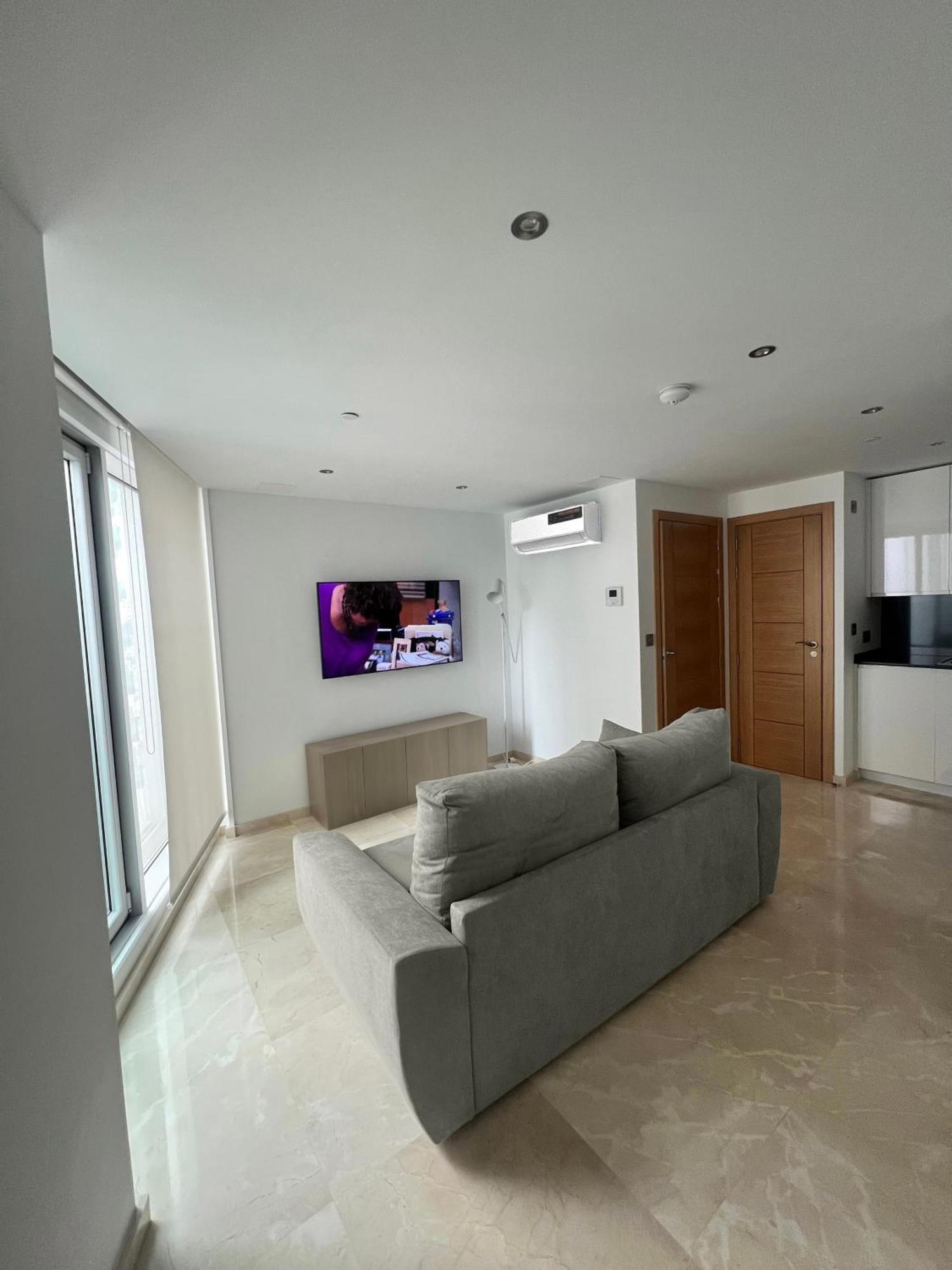 Modern Central 1 Bedroom Apartment With Rooftop Spa Gibraltar Exterior foto